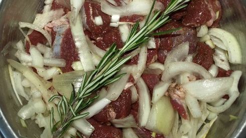 баранина, томленная в десертном вине