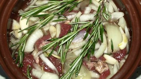 баранина, томленная в десертном вине