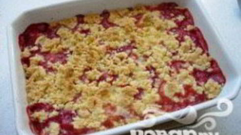 десерт из клубники и ревеня