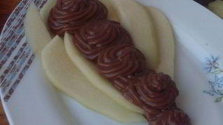 Груши с домашним шоколадным сыром