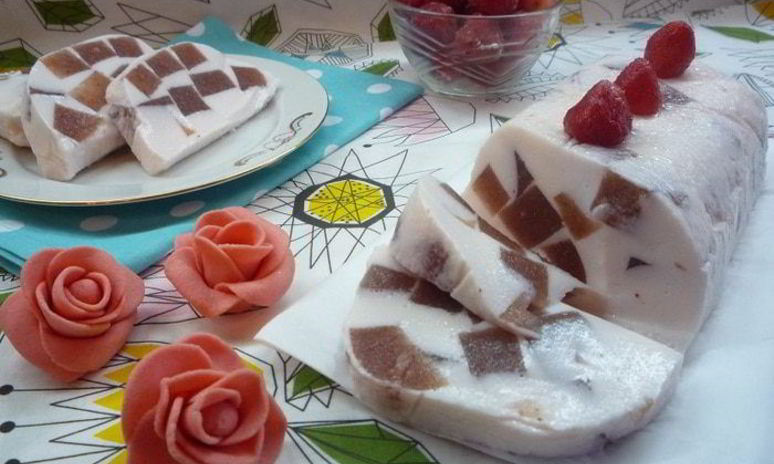 Рецепт клубничных кубиков с ванилью в йогуртовом желе