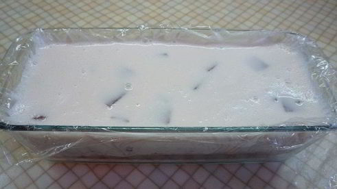 клубничные кубики с ванилью в йогуртовом желе