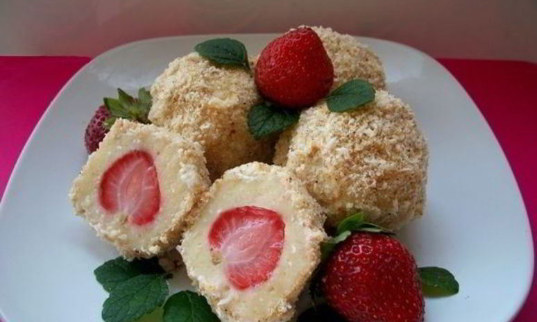 Рецепт домашних фитнес-конфеты с клубникой