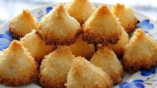 Кокосовые конфеты из стружки Пирамидки