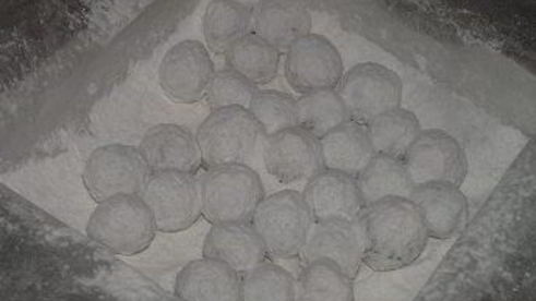 конфетки клюква в снегу