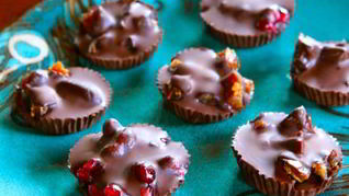 Конфеты из темного шоколада