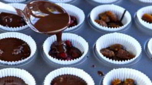 конфеты из темного шоколада