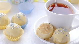 Миндальные конфеты в белом шоколаде