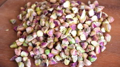 мягкие шоколадные конфеты с фисташками