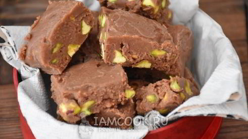 мягкие шоколадные конфеты с фисташками