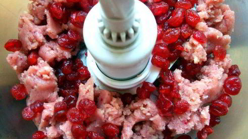 розовые марципановые конфеты