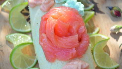 бисквитный рулет с лососевым кремом