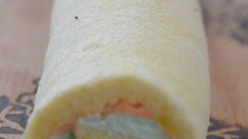 бисквитный рулет с лососевым кремом