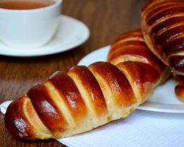 Дрожжевые булочки с заварным кремом