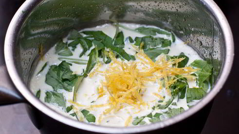 фисташковые макаронс с базиликовым кремом