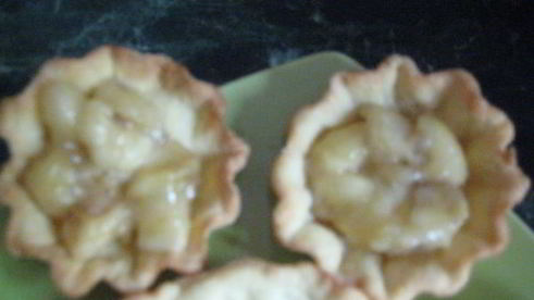 корзиночки с бананами и белковым кремом