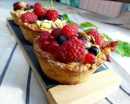 Корзиночки с ванильным кремом и свежими ягодами