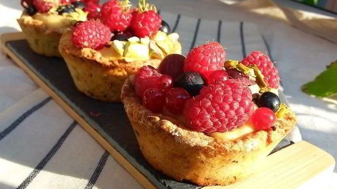 корзиночки с ванильным кремом и свежими ягодами