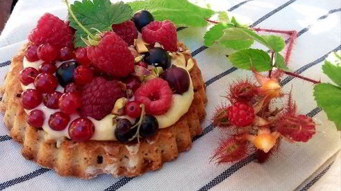 корзиночки с ванильным кремом и свежими ягодами