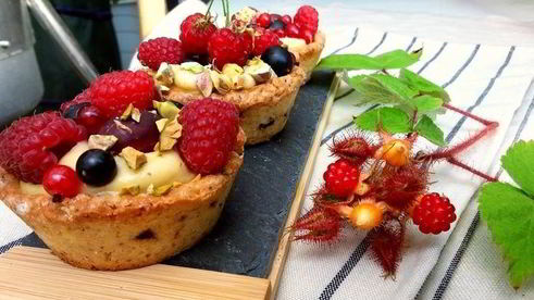 корзиночки с ванильным кремом и свежими ягодами