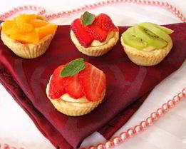 Песочные корзиночки с творожным кремом