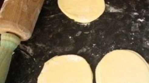 песочные корзиночки с творожным кремом