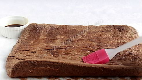 шоколадный рулет с кремом