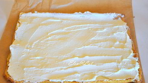 тыквенный рулет со сливочным кремом и карамельными яблочками