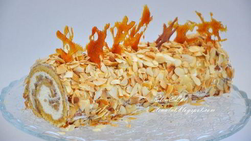 тыквенный рулет со сливочным кремом и карамельными яблочками