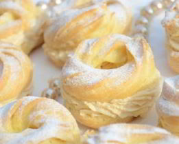 Заварные колечки с творожным кремом