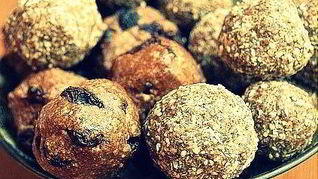 Миндальные трюфели с корицей