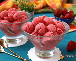 Клубничное мороженое