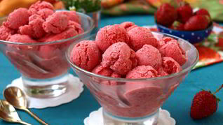 Клубничное мороженое