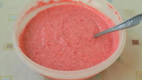 клубничное мороженое