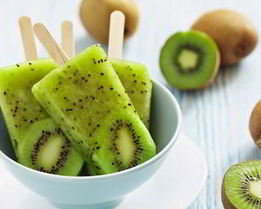 Мороженое из киви с соком апельсина