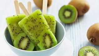 Мороженое из киви с соком апельсина