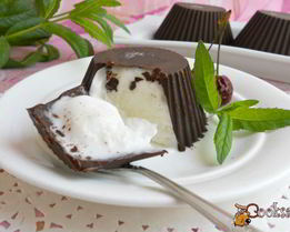 Мороженое молочное в шоколаде