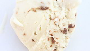 Мороженое с бейлисом, бренди и крошкой молочного шоколада