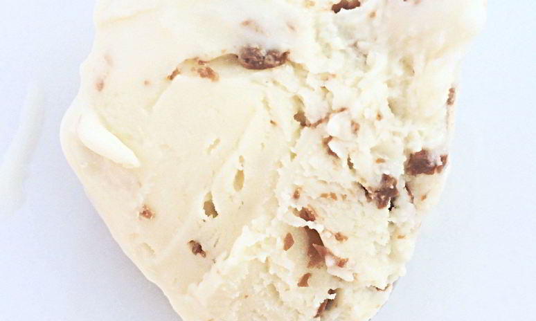 Рецепт мороженого с бейлисом, бренди и крошкой молочного шоколада