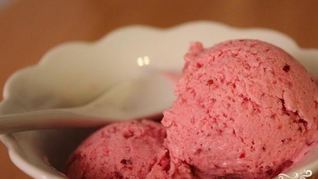 Мороженое с клюквой
