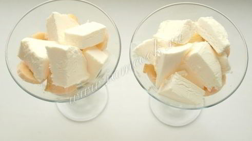 мороженое с лимонным курдом, шоколадом и бананом