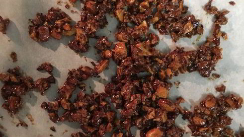 мороженое с шоколадным пралине в блинных рожках