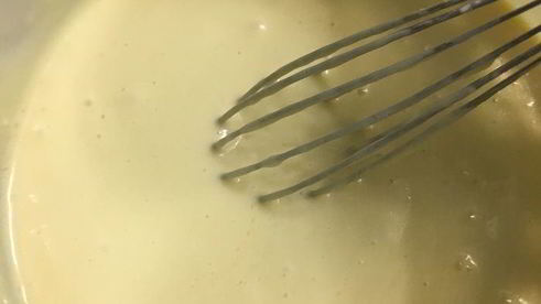 мороженое с шоколадным пралине в блинных рожках