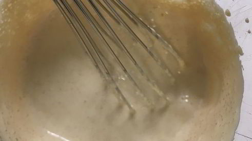 мороженое с шоколадным пралине в блинных рожках