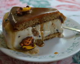 Торт-мороженое с ирисовым соусом