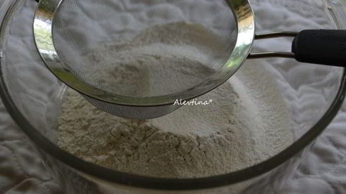 торт-мороженое с ирисовым соусом