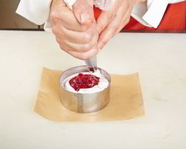 Легкий мусс с клюквенно-медовым соусом