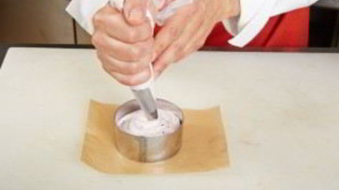 легкий мусс с клюквенно-медовым соусом