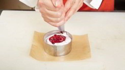 легкий мусс с клюквенно-медовым соусом