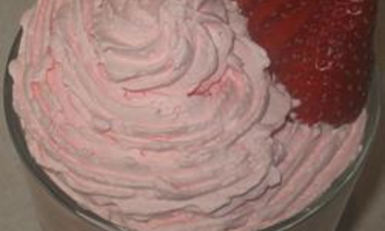 Рецепт мусса из клубники со взбитыми сливками